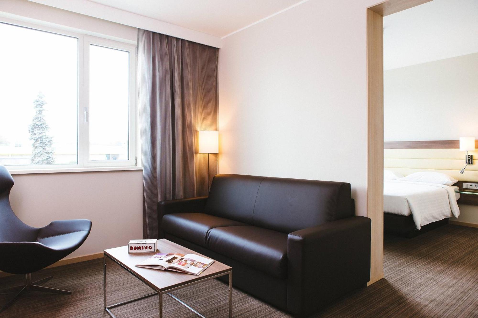 Moxy Milan Malpensa Airport Hotel Case Nuove  Ngoại thất bức ảnh